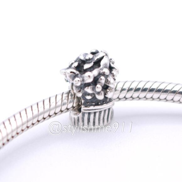Authentic PANDORA Bouquet of Flowers Charm - 790441 - Picture 4 of 13